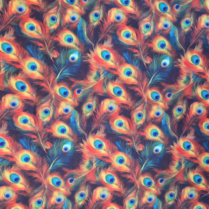 Een katoenen stof met oranje pauwenveren erop afgebeeld.